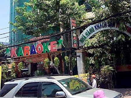 Nhân viên massage kích dục trong khách sạn vùng ven Sài Gòn