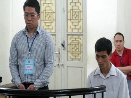 Hám tiền, nhân viên công ty dược