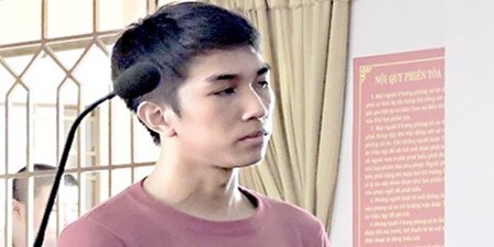 Mâu thuẫn trên Facebook, chém đối thủ trọng thương