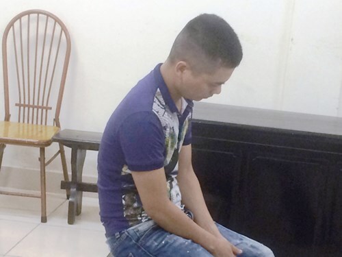 Chém trọng thương 2 người vì dám...  