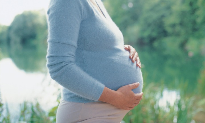 Đang mang thai có thể ly hôn chồng không?