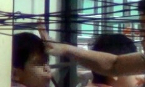 Bé 2 tuổi nghi bị bà giúp việc đánh tử vong vì không chịu ăn