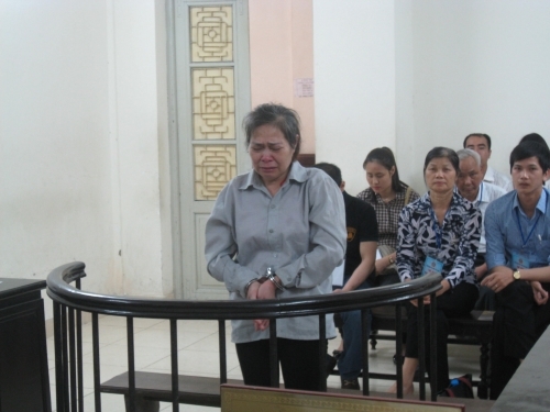 Níu tình bất thành, người đàn bà U50 hạ độc cả nhà người tình