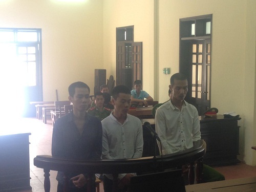3 bạn tù 'rủ nhau' ở thêm gần 10 năm vì đưa ma túy vào tù