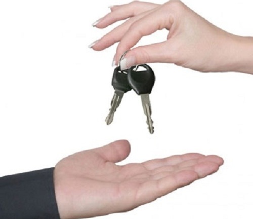 Cho người chưa đủ tuổi mượn xe máy có bị phạt không?