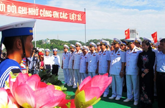 Tưởng niệm quân, dân hy sinh trong chiến thắng trận đầu Hải quân