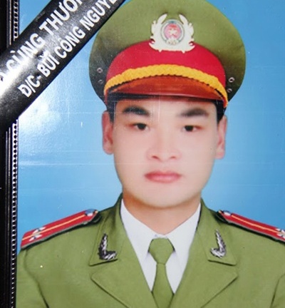 Lễ tang trung úy Bùi Công Nguyên được tổ chức theo nghi thức CAND