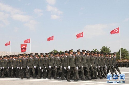 Căng thẳng Syria tăng cao, Thổ Nhĩ Kỳ duyệt binh