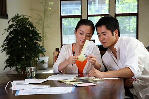 Vợ chồng khốn khổ vì... thẻ ATM