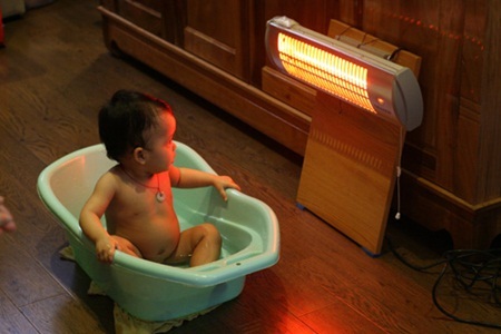 Nhà nhà đua nhau sắm đèn sưởi đón đông