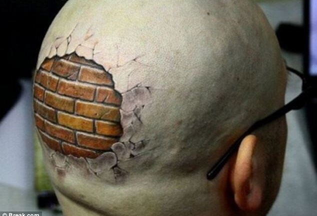 Chùm ảnh: Cạo đầu xăm hình 3D táo bạo