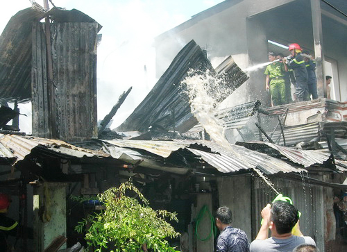 Sóc Trăng: Cả khu phố náo loạn vì cháy