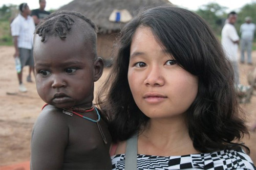 Cộng đồng dậy sóng nghi ngờ 'Xách balô lên và đi' của Huyền Chíp