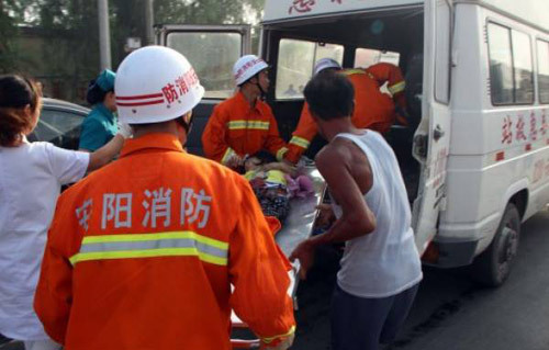 Xôn xao vụ cha mẹ tự tử cho con được đi làm