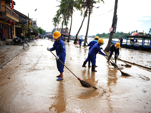 Ngổn ngang sau bão lũ