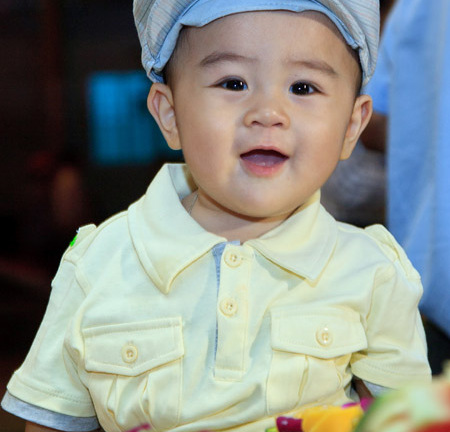 Cậu bé 1 tuổi trở thành tỷ phú, Chủ tịch Hội đồng quản trị