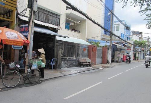 Tự thiêu trước cổng công an phường