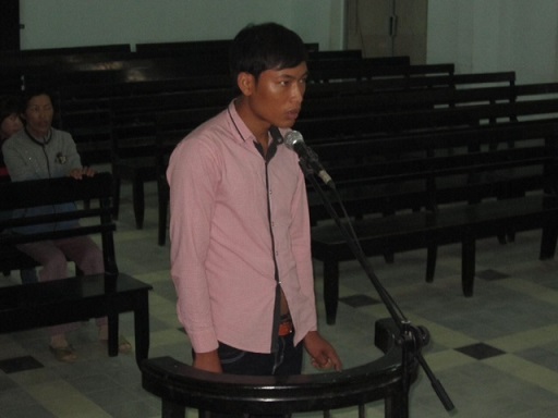 Rủ nhau đi giật điện thoại, 4 thanh niên cùng lãnh án