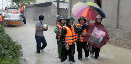 Nghệ An: Hoàn lưu bão làm 3 người chết, 2 người mất tích