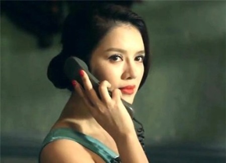 Đố ai biết Ngọc Trinh, Lý Nhã Kỳ, Andrea và Elly Trần làm nghề gì?