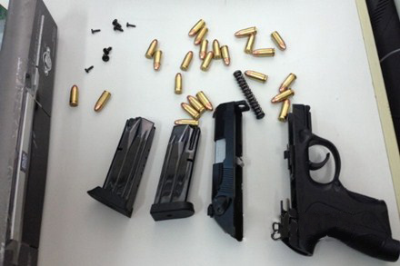 Hàng loạt vụ buôn lậu súng qua đường hàng không