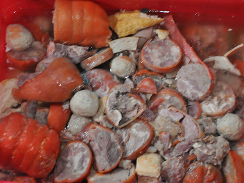 Kinh hãi với quá trình chế biến giăm bông bẩn