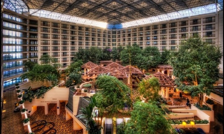 10 sân bay khiến hành khách quên thời gian chờ đợi