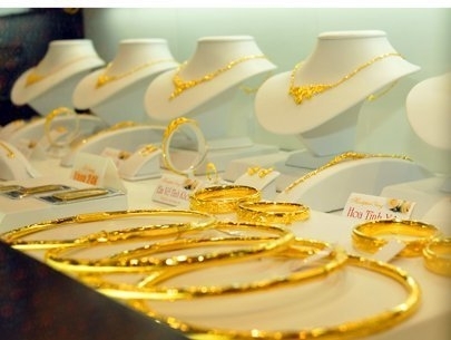 Mỗi năm, Việt Nam bỏ ra 3,5 tỉ đô la Mỹ mua hàng nữ trang