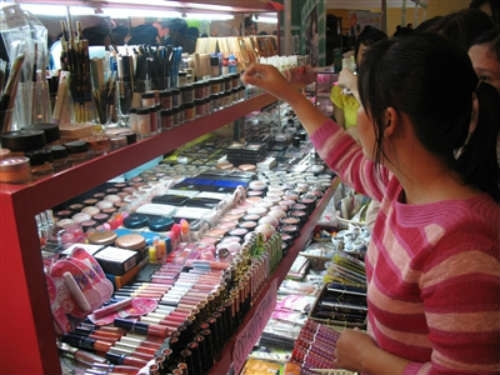 Đừng dại dùng son nước kém chất lượng!