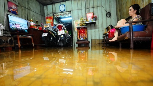 Dân Sài Gòn khổ cực trong chiều cường lịch sử