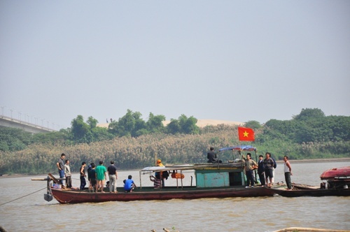 Tạm dừng lặn tìm xác nạn nhân vụ thẩm mỹ viện Cát Tường