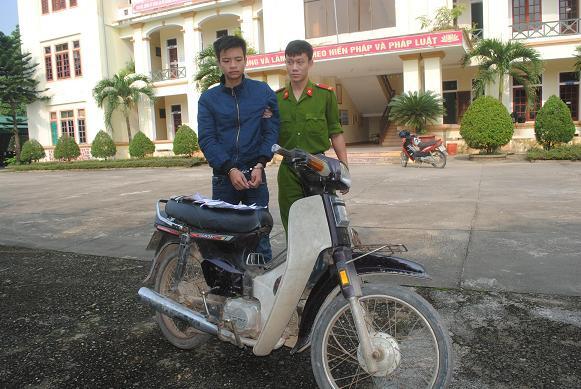 Bắt nóng đối tượng trộm gần 1kg vàng