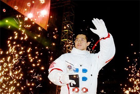 9X trở thành người Việt Nam bay vào vũ trụ