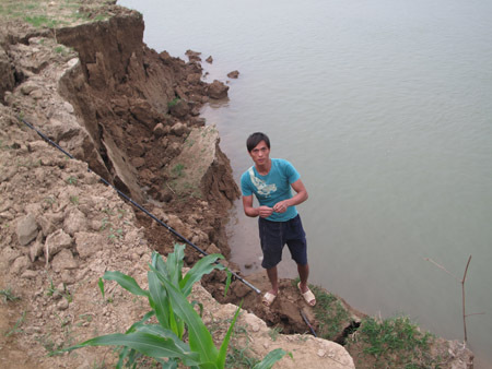 Cát tặc dọa giết dân