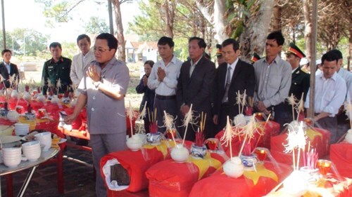 Bảo vệ nghiêm “hài cốt liệt sĩ
