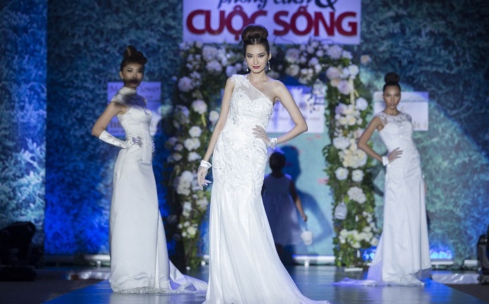 Sau kỳ nghỉ ở Thái Lan, Trúc Diễm về nước làm...cô dâu