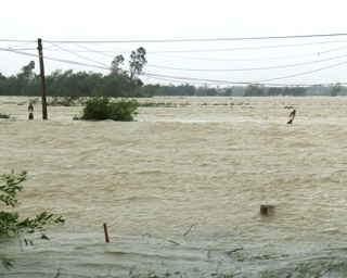 Huế: Lũ dâng cao đột ngột, 1 học sinh thiệt mạng