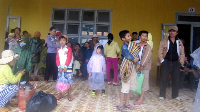 Dân Hội An đi tránh bão số 14 khăn gói trở về nhà