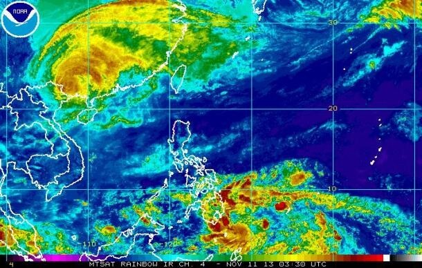 16 khu vực của Philippines báo động cao trước cơn bão mới