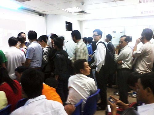 Bán hàng đa cấp: Ăn xôi để dành tiền mua giày, áo vest