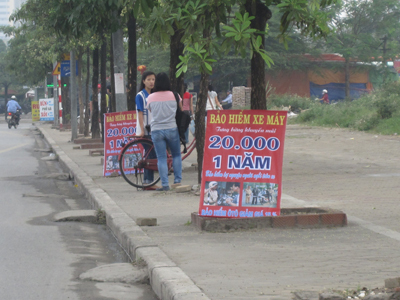Bảo hiểm xe máy giá rẻ: Cấm cứ cấm, khuyến mại vẫn tưng bừng