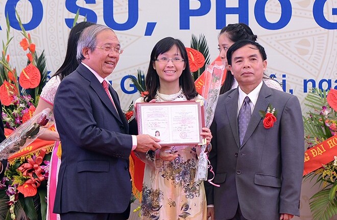 Vinh danh nữ phó giáo sư trẻ nhất Việt Nam