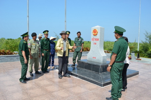 Khi người dân tham gia bảo vệ vùng biên giới