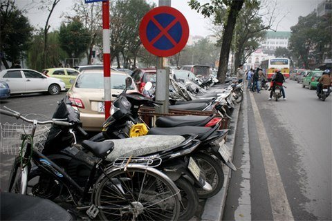 Hà Nội dự kiến tăng phí trông giữ xe, phí vệ sinh