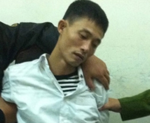 Cầm dao phay vào viện cướp bé sơ sinh