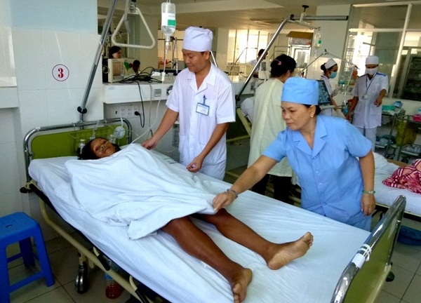 Cứu sống bệnh nhân nguy kịch do rắn hổ mang cắn