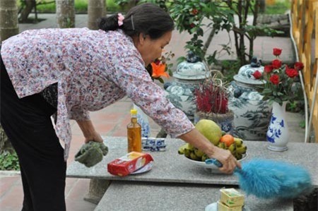 Thực hư ngôi mộ có khả năng chữa bệnh ở Hà Nội