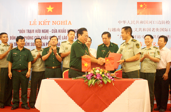 Chung tay xây dựng biên giới, cửa khẩu bình yên
