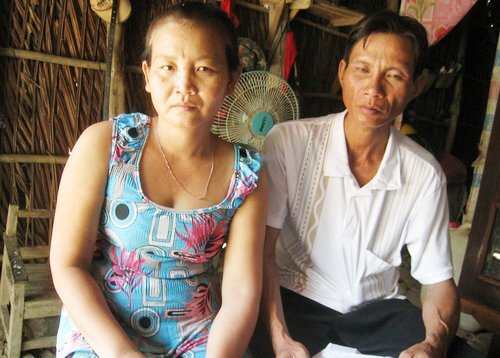 Con chết khi tiêm văcxin, cha nhận tiền để không kiện