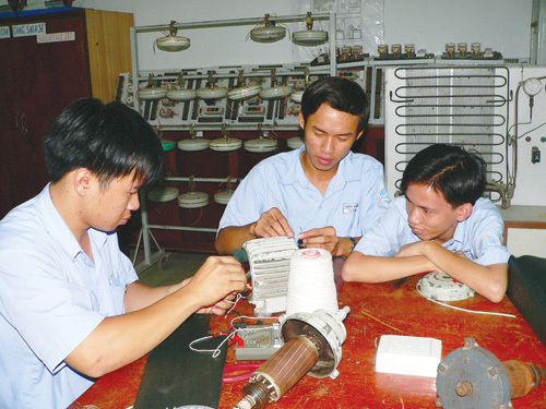 Thưởng tiền nếu mời được thí sinh học trung cấp